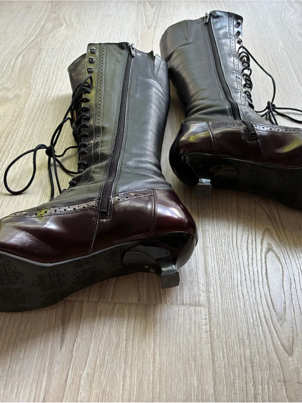 FLUEVOG- Half Truth Sherry, Black and purple Leather Lace-Up tall boots, size 9 - Picture 5 of 16